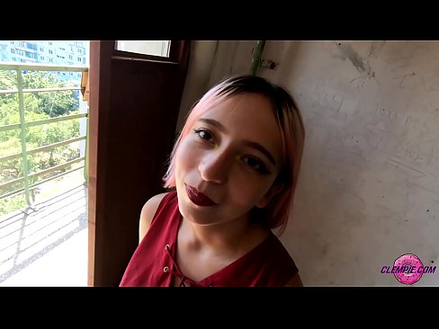 ❤️ شاگرد سينوئل چوسي ٿو هڪ اجنبي کي ٻاهر جي پوئتي ۾ - هن جي منهن تي ❤️ ❤